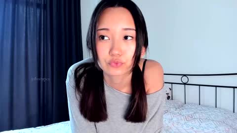 julia online show from 03.01.25