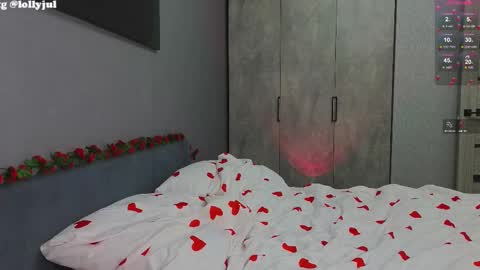 Snapshot of julidropp chatting on 02.23.25 julidropp online show from 02.23.25