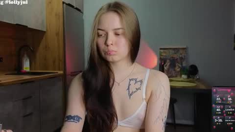 Snapshot of julidropp chatting on 03.07.25 julidropp online show from 03.07.25