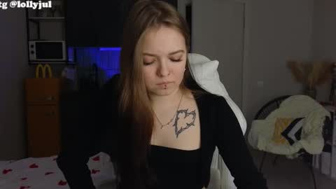 Snapshot of julidropp chatting on 10.02.25 julidropp online show from 10.02.25