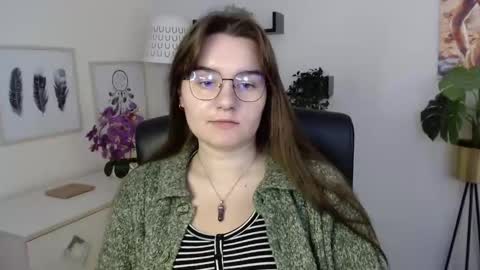 Snapshot of julie_extasy chatting on 09.15.25 Julie online show from 09.15.25