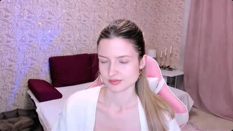 Snapshot of julie_flores chatting on 01.15.25 Julie online show from 01.15.25