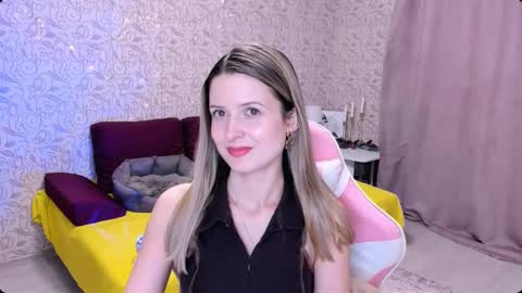 Snapshot of julie_flores chatting on 01.28.25 Julie online show from 01.28.25