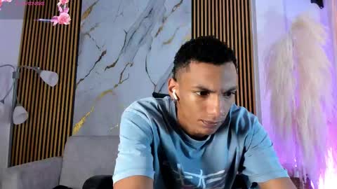 Julien online show from 12.03.25