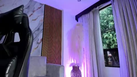 Julien online show from 12.04.25