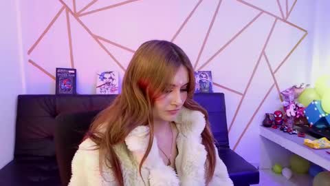 Snapshot of julietathdicapri chatting on 11.30.25 JULIANA online show from 11.30.25