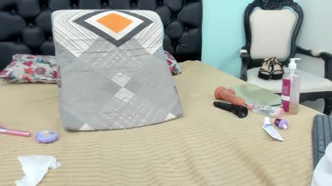 julieth_allen online show from 10.11.25