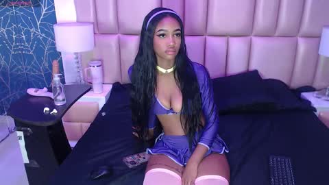 Snapshot of julitpink chatting on 10.05.25 julitpink online show from 10.05.25