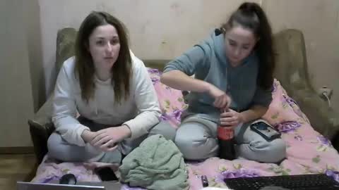 Snapshot of juliya_katie chatting on 01.12.25 Juliya Katie online show from 01.12.25