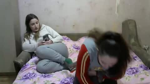 Snapshot of juliya_katie chatting on 01.25.25 Juliya Katie online show from 01.25.25