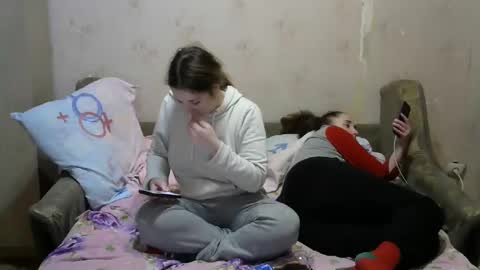 Snapshot of juliya_katie chatting on 03.01.25 Juliya Katie online show from 03.01.25