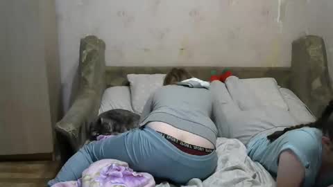 Snapshot of juliya_katie chatting on 10.04.25 Juliya Katie online show from 10.04.25