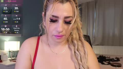 Snapshot of julya_parker chatting on 10.10.25 Julya Mistress online show from 10.10.25