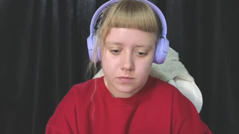 Snapshot of june_shy0 chatting on 09.14.25 June online show from 09.14.25