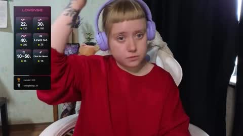 Snapshot of june_shy0 chatting on 10.23.25 June online show from 10.23.25