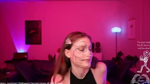 Snapshot of junejuniper chatting on 10.01.25 June Juniper online show from 10.01.25