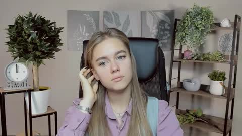 junewoods online show from 11.12.25