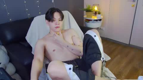 Snapshot of just_gay_ chatting on 02.09.25 just_gay_ online show from 02.09.25