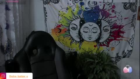 Snapshot of just_katiex chatting on 01.28.25 Sofia online show from 01.28.25