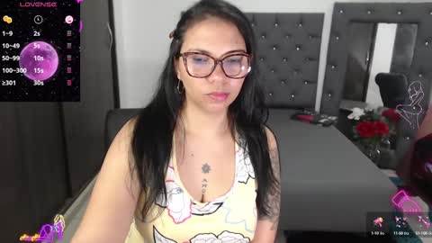 Snapshot of kaarlaa_ chatting on 03.10.25 Karla online show from 03.10.25