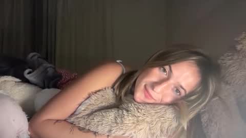 Kaelia online show from 10.17.25