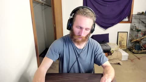 Snapshot of kaiku77 chatting on 12.29.24 Kaiku77 online show from 12.29.24