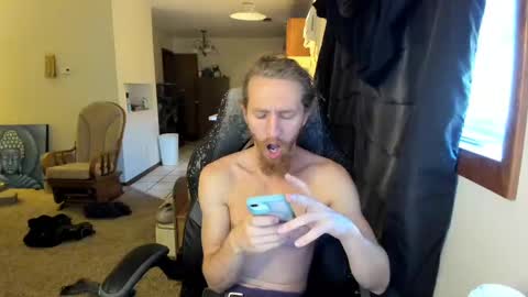 Snapshot of kaiku77 chatting on 10.03.25 Kaiku77 online show from 10.03.25