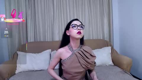 Snapshot of kailalewis chatting on 11.09.25 Kaila Lewis online show from 11.09.25