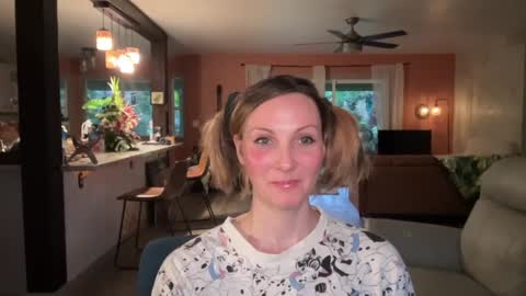 Snapshot of kaileeshy chatting on 01.29.25 Kailee Smile online show from 01.29.25