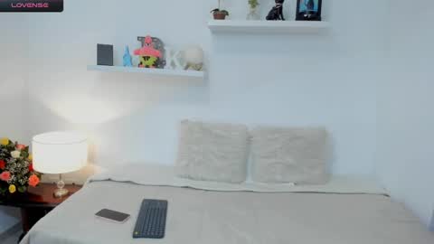 Snapshot of kailua_rose chatting on 02.15.25 KailuaRose online show from 02.15.25