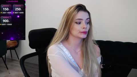 Snapshot of kailyn_moen01 chatting on 12.02.24 Kailyn online show from 12.02.24