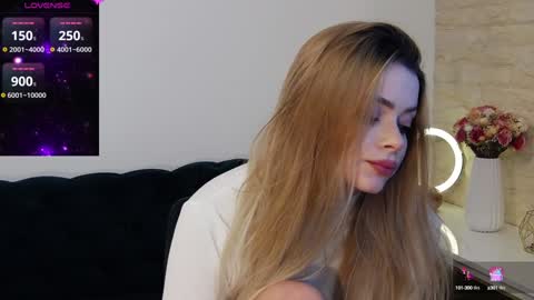 Snapshot of kailyn_moen01 chatting on 12.06.24 Kailyn online show from 12.06.24