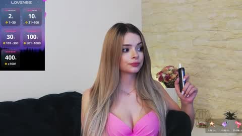 Snapshot of kailyn_moen01 chatting on 12.11.24 Kailyn online show from 12.11.24