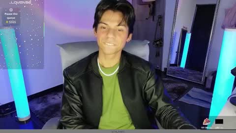 Snapshot of kain_moretti chatting on 09.29.25 KAIN online show from 09.29.25