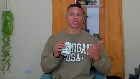 Snapshot of kale_tomson chatting on 02.11.25 kale thomson online show from 02.11.25