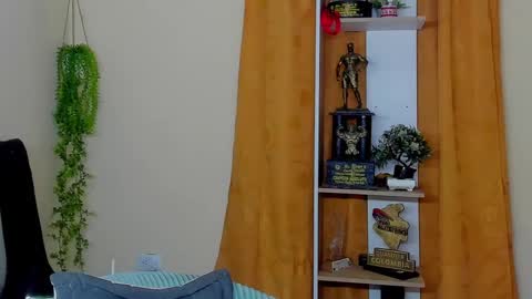 Snapshot of kale_tomson chatting on 03.08.25 kale thomson online show from 03.08.25