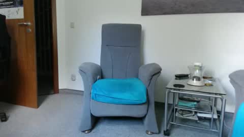 Snapshot of kantebra chatting on 10.30.25 Kante online show from 10.30.25