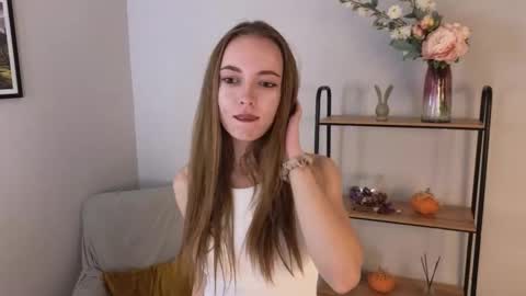 Snapshot of karen_campbell chatting on 09.13.25 Lilith online show from 09.13.25