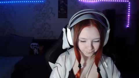Snapshot of karicynthia chatting on 09.10.25 Lisa Backler online show from 09.10.25
