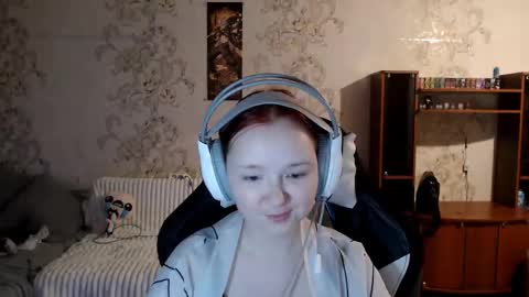 Snapshot of karicynthia chatting on 09.14.25 Lisa Backler online show from 09.14.25