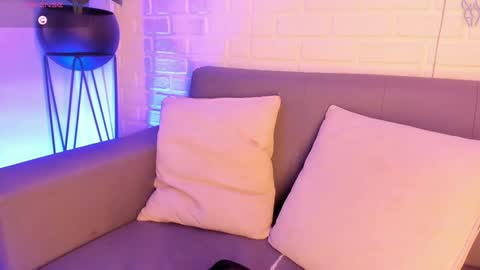 Snapshot of karina_gomez_18 chatting on 01.24.25 Kari online show from 01.24.25