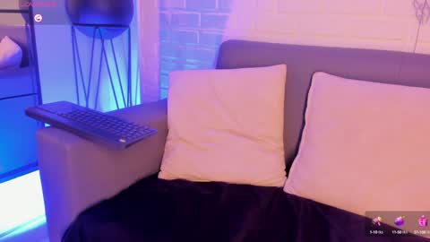 Snapshot of karina_gomez_18 chatting on 01.28.25 Kari online show from 01.28.25