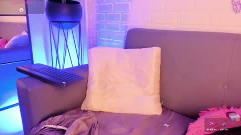Snapshot of karina_gomez_18 chatting on 02.05.25 Kari online show from 02.05.25