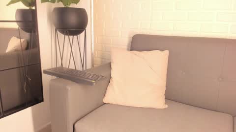 Snapshot of karina_gomez_18 chatting on 02.18.25 Kari online show from 02.18.25
