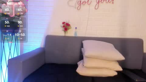 Snapshot of karina_gomez_18 chatting on 09.27.25 Kari online show from 09.27.25