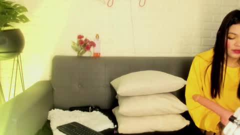 Snapshot of karina_gomez_18 chatting on 10.06.25 Kari online show from 10.06.25