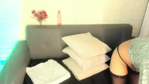 Snapshot of karina_gomez_18 chatting on 10.10.25 Kari online show from 10.10.25