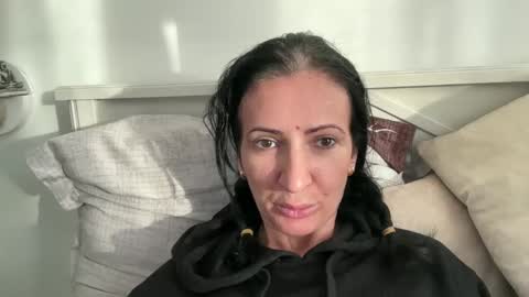 Snapshot of karinablair chatting on 01.06.25 Karina online show from 01.06.25
