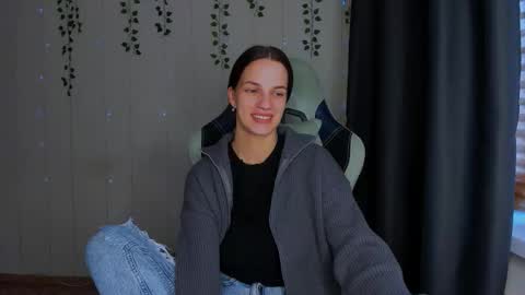 Snapshot of karla_lim chatting on 10.15.25 karla_lim online show from 10.15.25