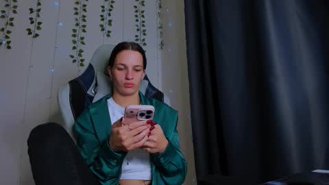 Snapshot of karla_lim chatting on 10.18.25 karla_lim online show from 10.18.25